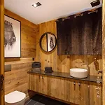 D'isabella-lodge Pyrenees *